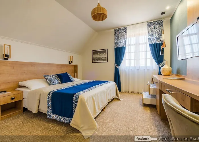 Bock Ermitage מלון