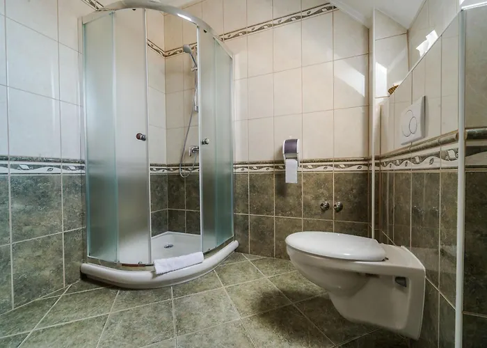 Bock Ermitage מלון